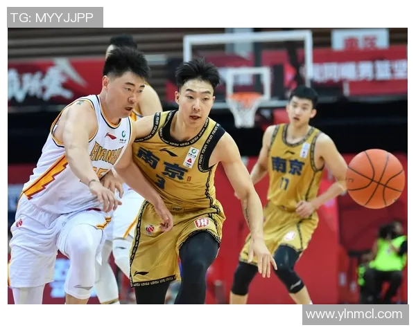 南京同曦主场迎战北京北汽双方激烈对决掀起新赛季篮球热潮